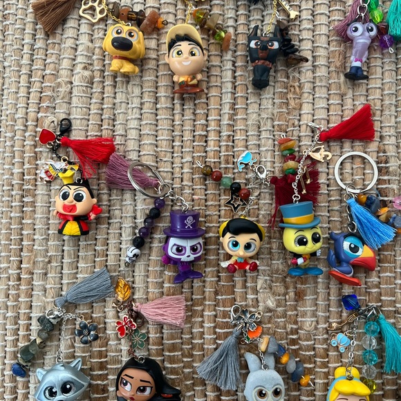 ✨💛 Disney Doorable keychain charms handmade choose one a favorite character - Picture 14 of 16